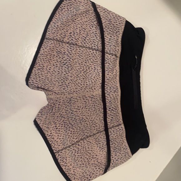 lululemon speed up shorts - Picture 2 of 4